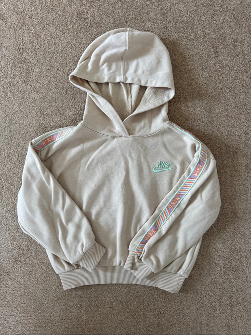 Nike Set - Picture 2 of 5